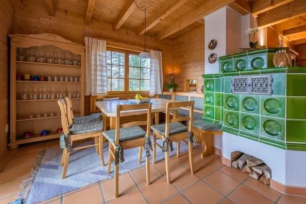 Ev (incl. laundry & cleaning fee)