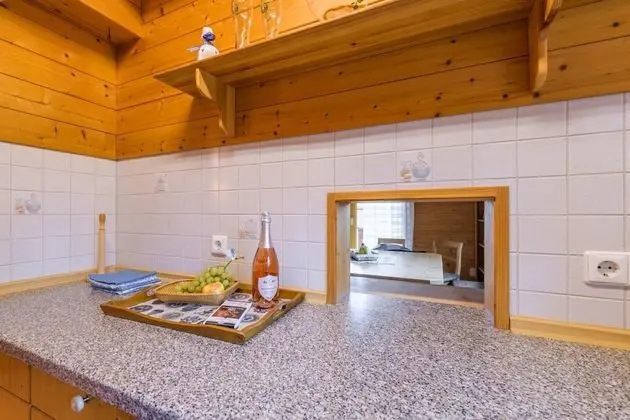 Ev (incl. laundry & cleaning fee)