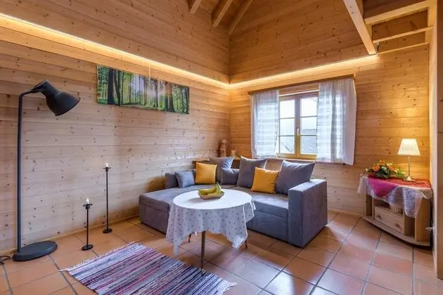 Ev (incl. laundry & cleaning fee)