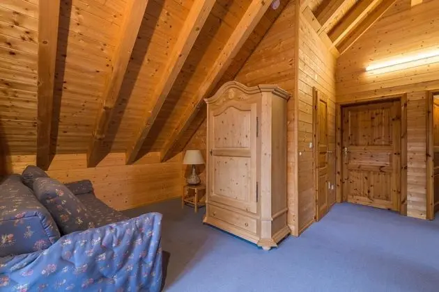 Ev (incl. laundry & cleaning fee)