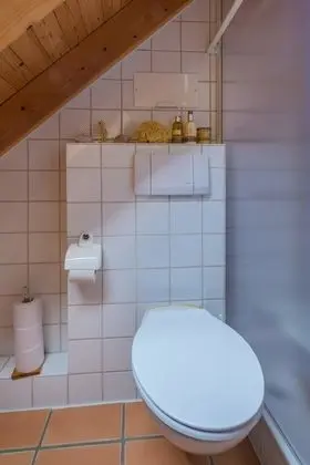 Ev (incl. laundry & cleaning fee)