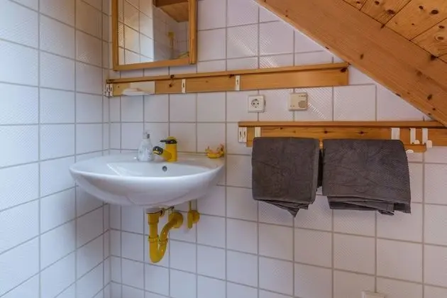 Ev (incl. laundry & cleaning fee)