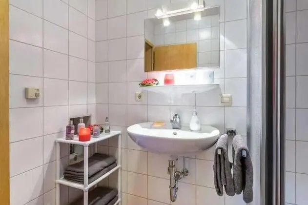 Ev (incl. laundry & cleaning fee)