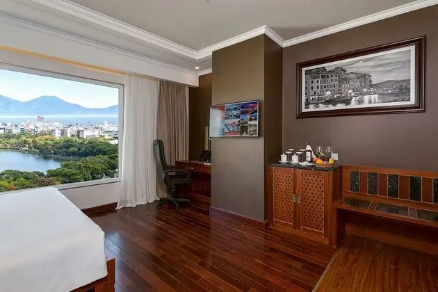 Deluxe Tek Büyük Yataklı Oda