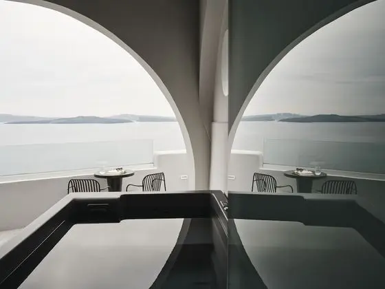 Deluxe Suite outdoor hot tub sea view