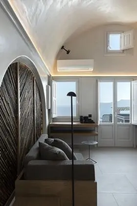 Deluxe Suite outdoor hot tub sea view