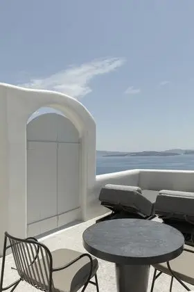 Junior Suite outdoor hot tub sea view