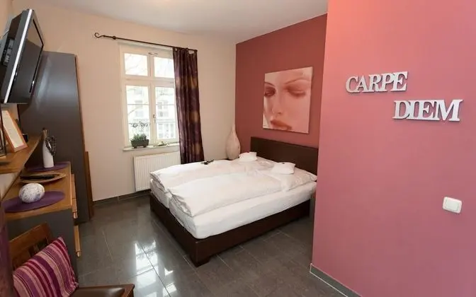 Tek Büyük Yataklı Oda