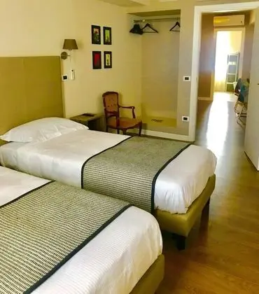 Business Üç Kişilik Oda