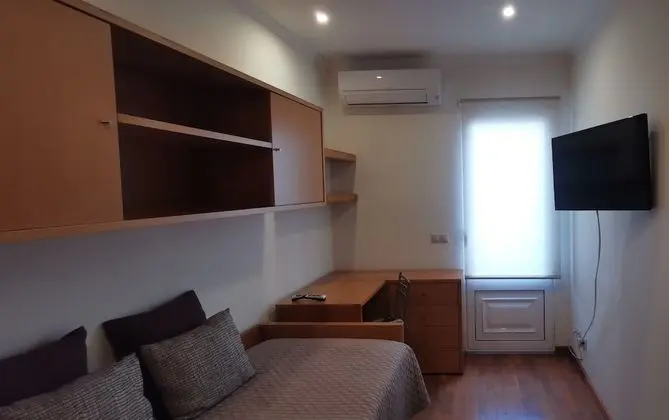 Private Suites Downtown, 2 Beds, City View