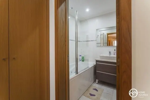 Private Suites Downtown, 2 Beds, City View