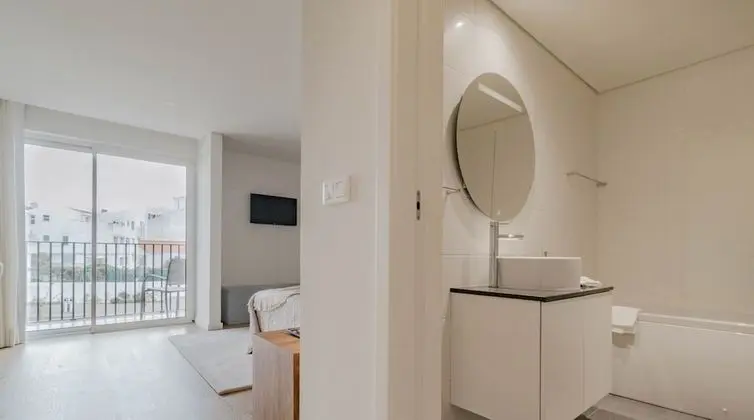 Premium Residence, 2 Bedrooms, Garden View (Coliseu B2)
