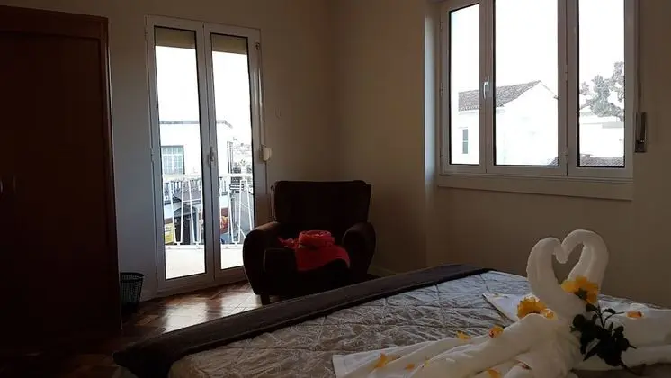Family House, 3 Bedrooms, Partial Sea View