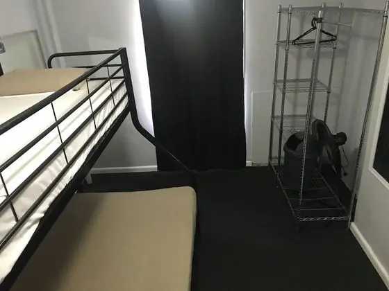 Tek Büyük Yataklı Oda, Ortak Banyo