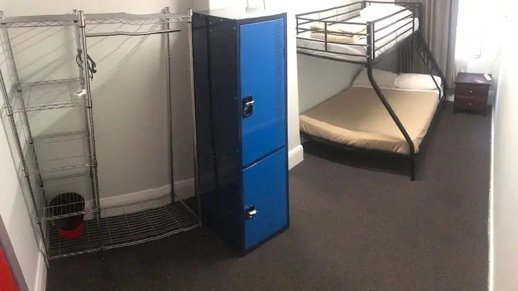 Tek Büyük Yataklı Oda, Ortak Banyo