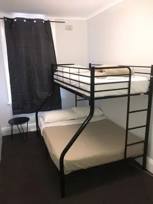 Tek Büyük Yataklı Oda, Ortak Banyo