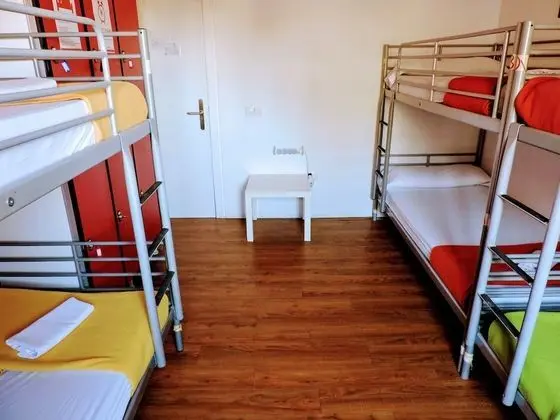 Ortak Ranzalı Oda, 1 Tek Kişilik Yatak, Ortak Banyo (6-Bed Room)