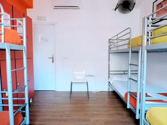 Ortak Ranzalı Oda, 1 Tek Kişilik Yatak, Ortak Banyo (6-Bed Room)