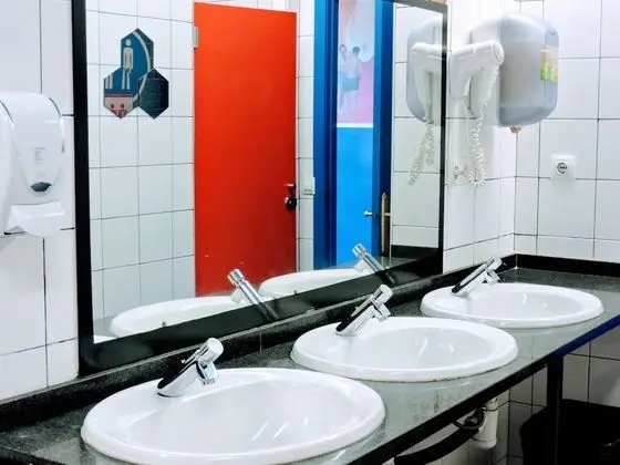 Ortak Ranzalı Oda, 1 Tek Kişilik Yatak, Ortak Banyo (6-Bed Room)
