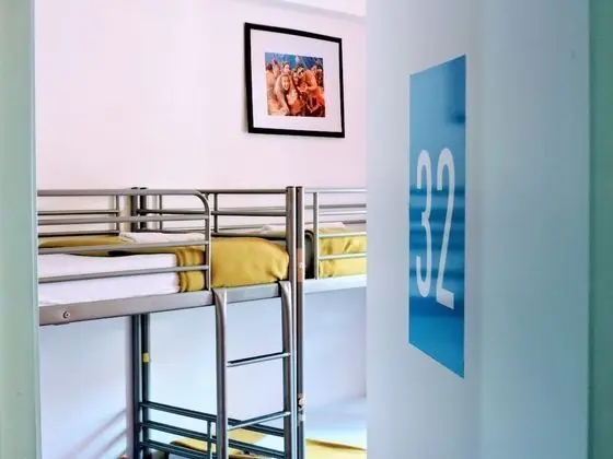 Ortak Ranzalı Oda, 1 Tek Kişilik Yatak, Ortak Banyo (6-Bed Room - Women only)