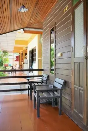 Deluxe Bungalow - Pool side