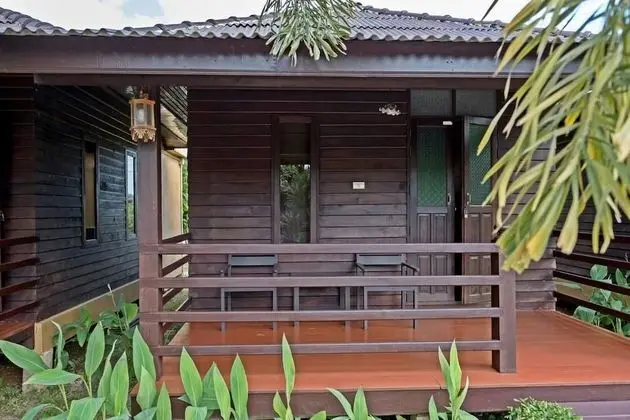 Deluxe Bungalow - Pool side