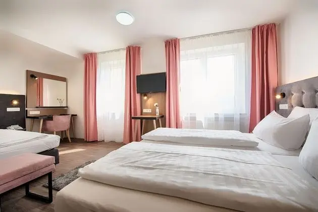 Standard Üç Kişilik Oda