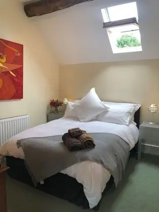 King Room, Shared Bathroom (The South Wing)