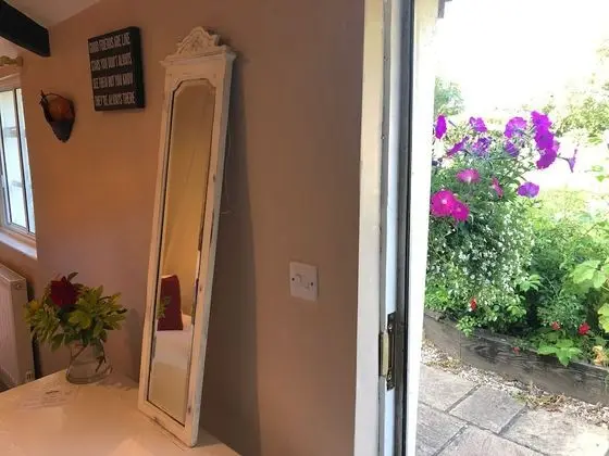 Tek Büyük Yataklı Oda (The Garden Room)