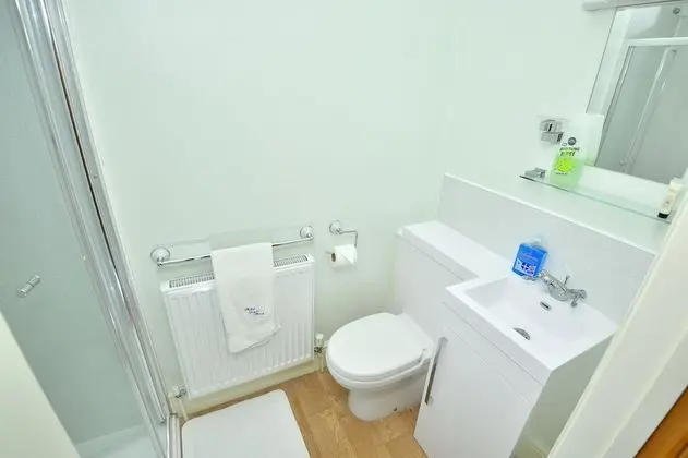Tek Büyük veya İki Ayrı Yataklı Oda, Banyolu/Duşlu