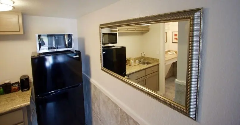Mini Suite, 1 King Bed (Exterior Corridor)