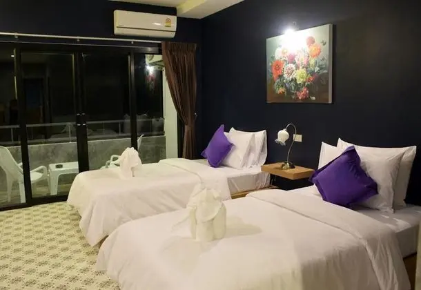 Basic Tek Büyük veya İki Ayrı Yataklı Oda