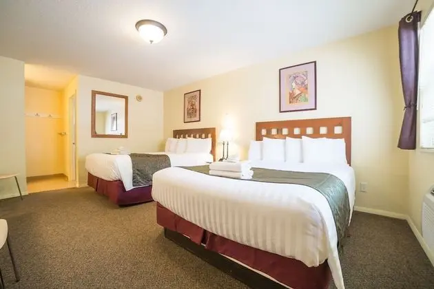 Classic Oda, 2 Büyük (Queen) Boy Yatak