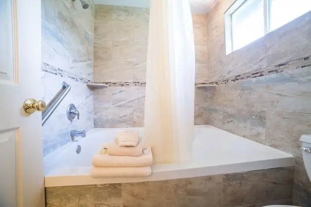 Classic Oda, 2 Büyük (Queen) Boy Yatak