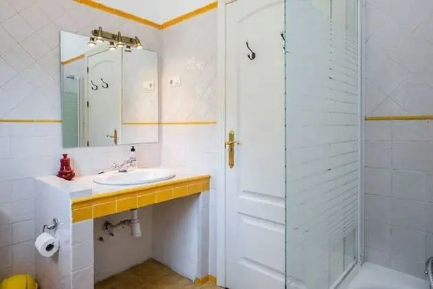 Classic Tek Büyük Yataklı Oda, Banyolu/Duşlu, Havuz Manzaralı