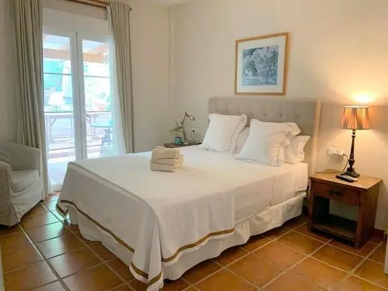 Comfort Tek Büyük Yataklı Oda, Banyolu/Duşlu, Bahçe Manzaralı (Doble Deluxe)