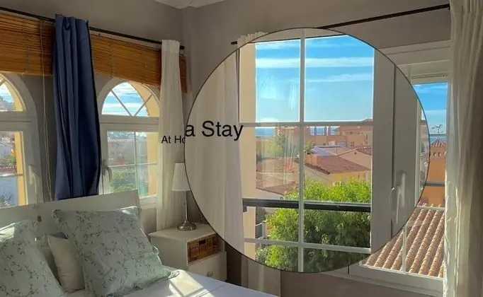 Panoramic Tek Büyük Yataklı Oda, Özel Banyo, Kısmi Deniz Manzaralı (Loft)