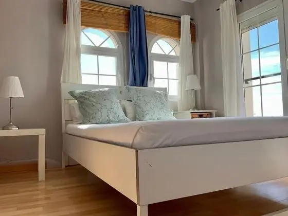 Panoramic Tek Büyük Yataklı Oda, Özel Banyo, Kısmi Deniz Manzaralı (Loft)