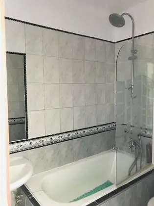 Basic Tek Büyük Yataklı Oda