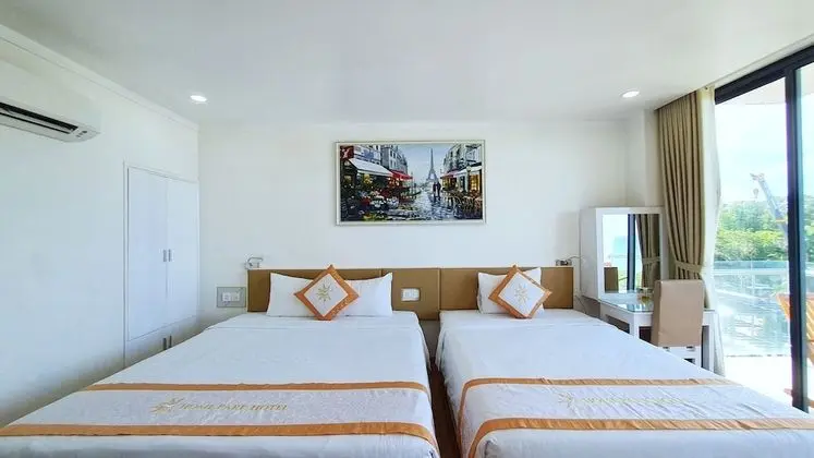 Deluxe Üç Kişilik Oda