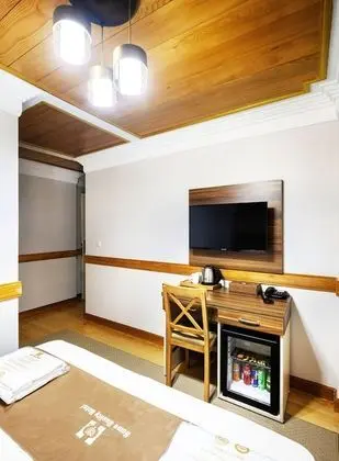 Economy Tek Büyük veya İki Ayrı Yataklı Oda (basement floor)