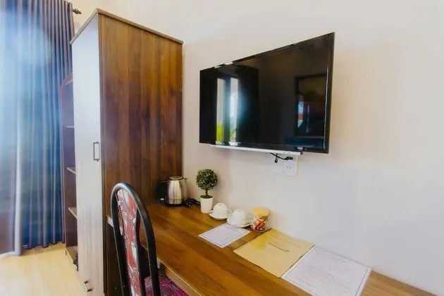 Deluxe Tek Büyük Yataklı Oda, 1 Çift Kişilik Yatak, Veranda, Şehir Manzaralı