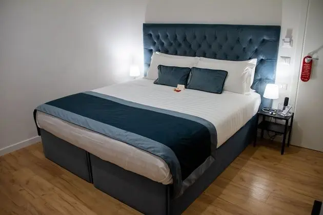 Senior Tek Büyük veya İki Ayrı Yataklı Oda