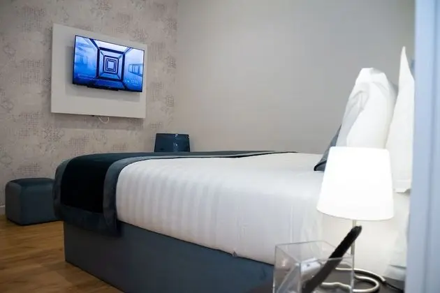 Senior Tek Büyük veya İki Ayrı Yataklı Oda