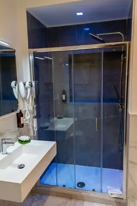 Senior Tek Büyük veya İki Ayrı Yataklı Oda