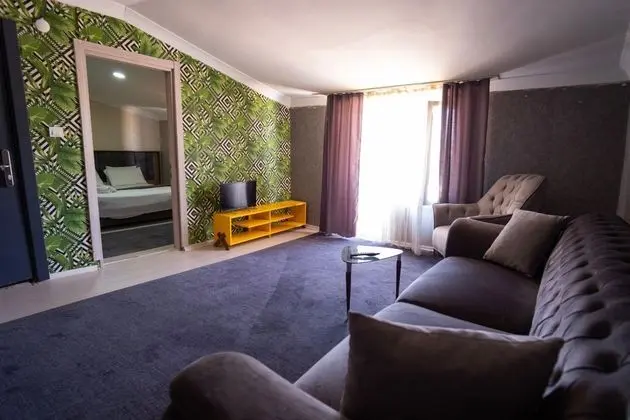 https://images.odamax.com/img/1920x1080/odamax/image/upload/Home_Suit_Apart_Otel_K_tahya_202609291102438_fffa4b8f_ef22_4a1b_8c2c_890b9a2b10d0.jpg