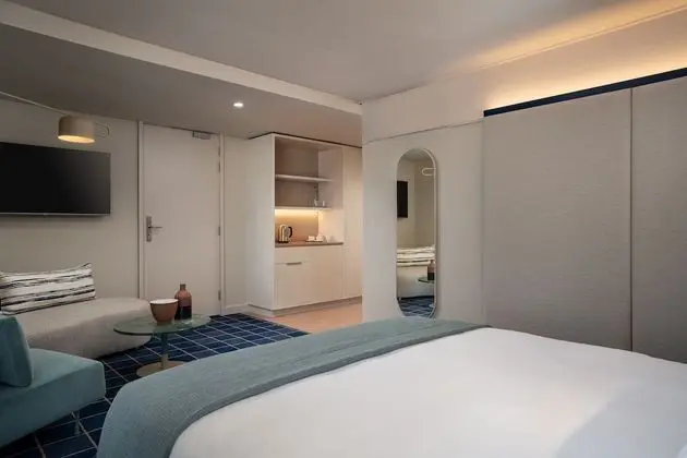 Luxury Oda