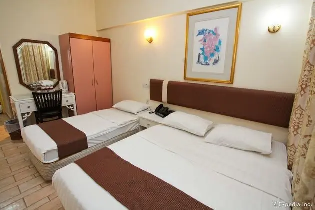 Deluxe Üç Kişilik Oda