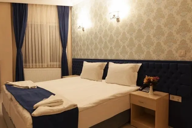 Triple, Şehir Manzaralı