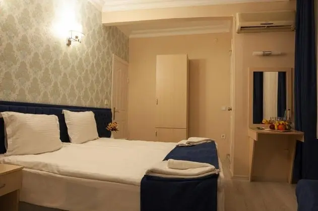 Triple, Şehir Manzaralı